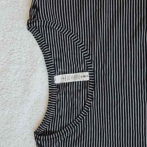 Short sleeve top - Picture 2 of 4